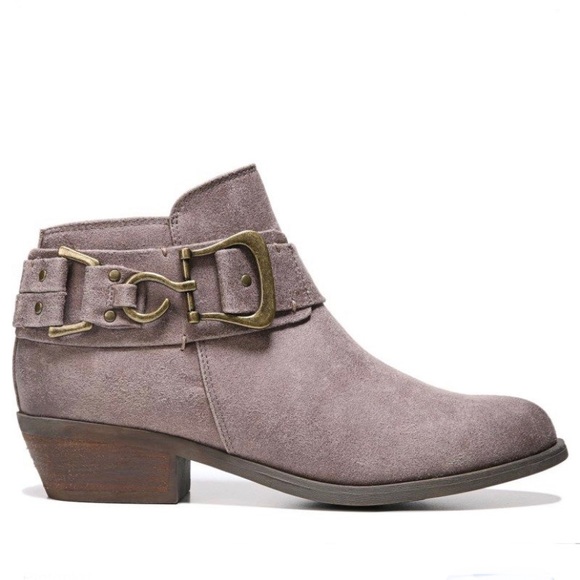 Carlos Santana Shoes - NWOT Carlos Santana ‘mystify’ grey ankle booties